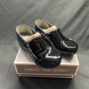 New! 🤩 Dansko XP 2.0 Black Patent Leather
